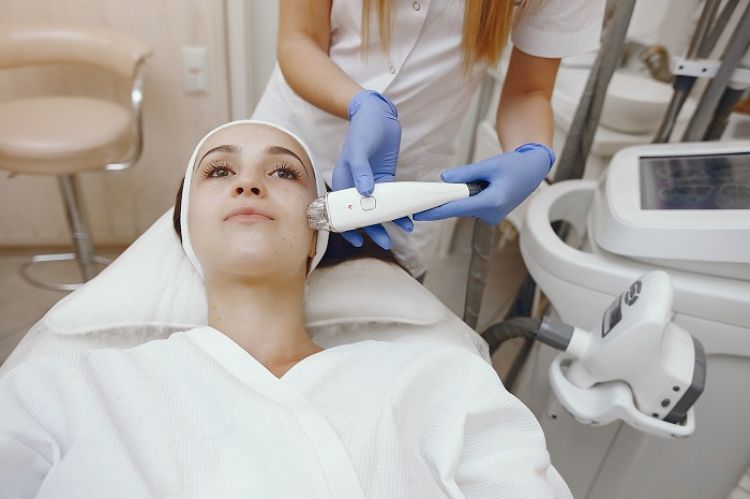 Liunk Salon: Rahasia Kulit Cerah ala Pesisir Cilacap